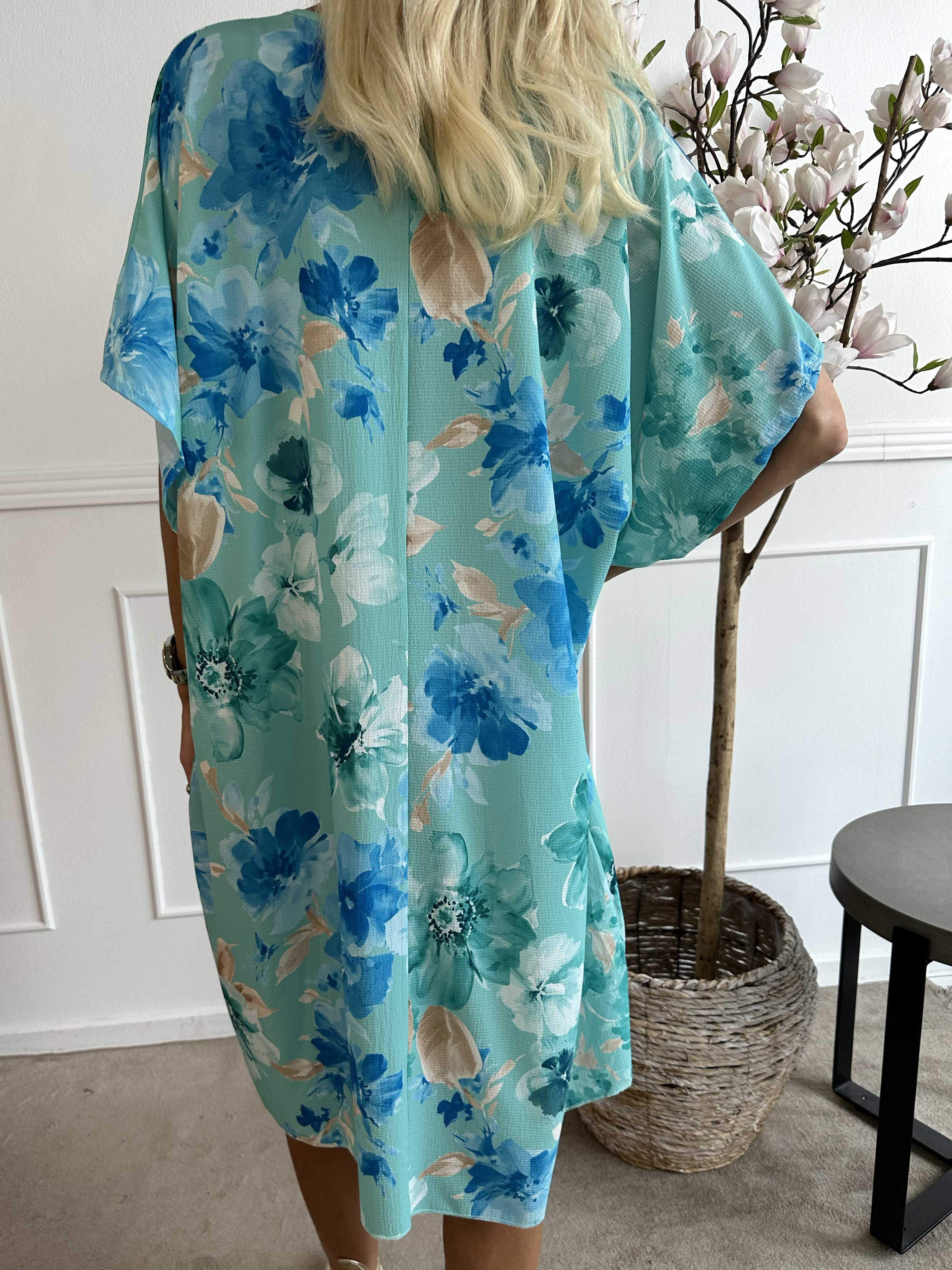 Mallie - Skjortekjole med blomsterprint med v-udskæring